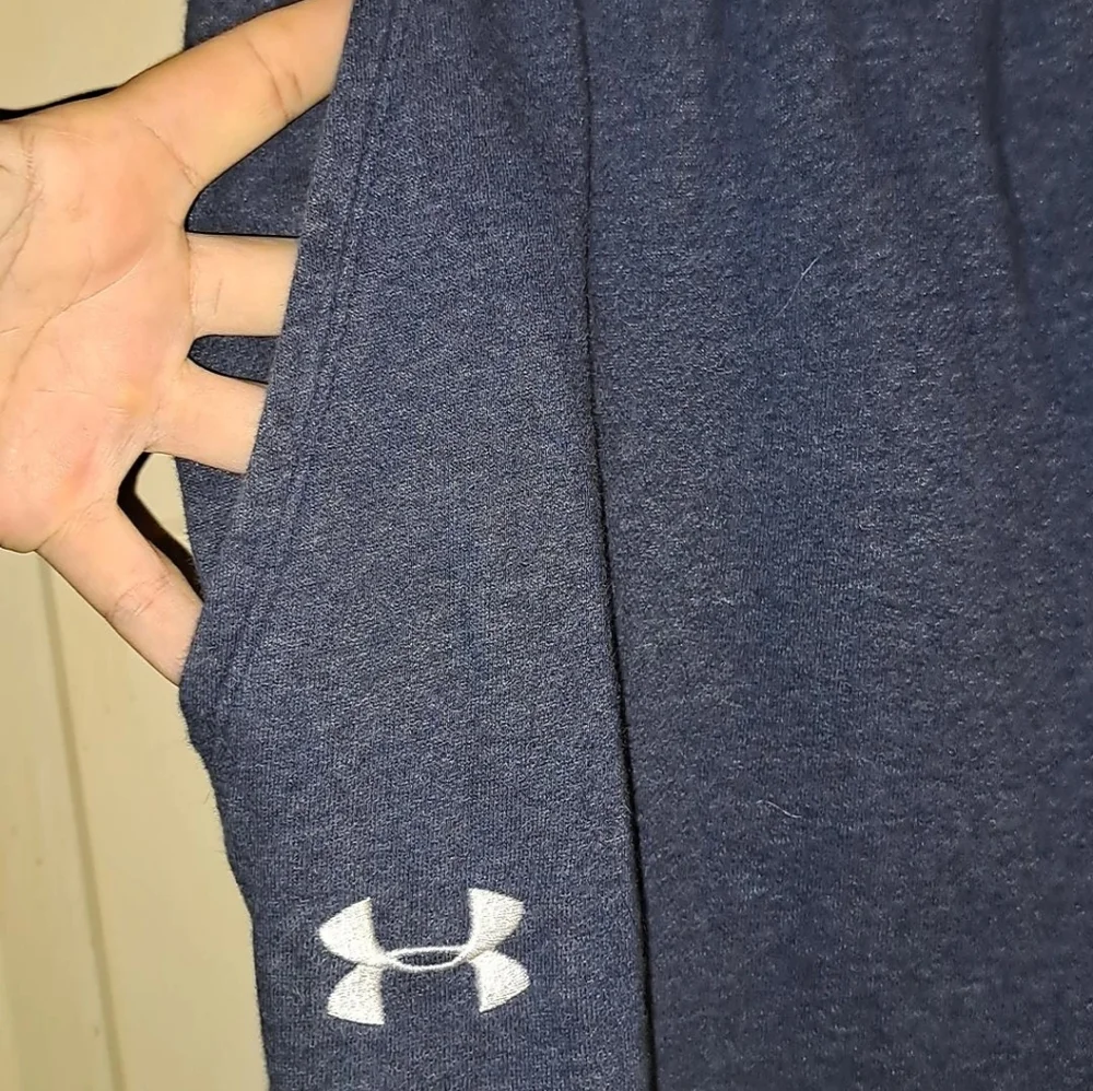 Under Armor joggers with elastic cuff bottoms and draw strings. - Picture 4 of 5